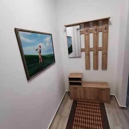 Crown Apartment *