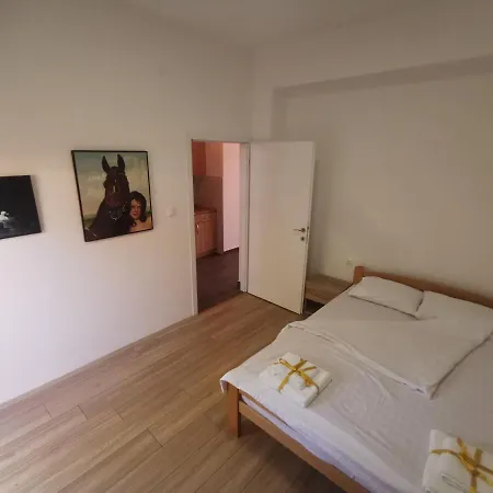 Apartment Crown
