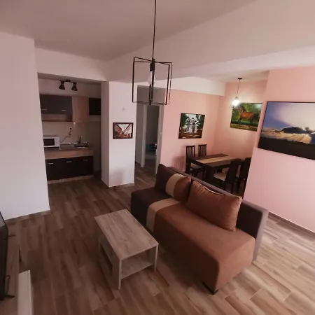 Crown Apartment
