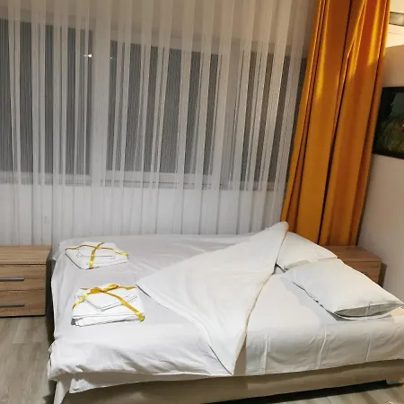 Crown Apartment *