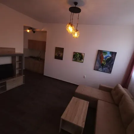 Apartment Crown