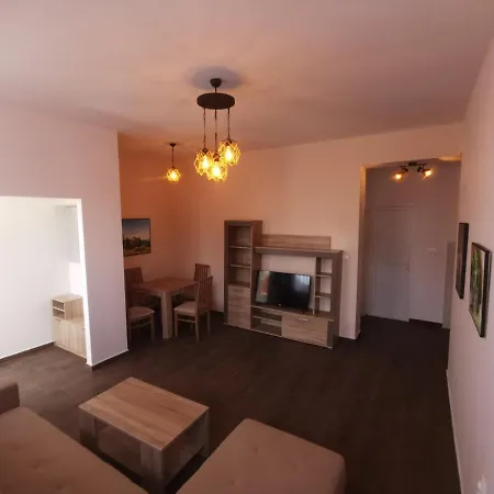 Crown Apartment